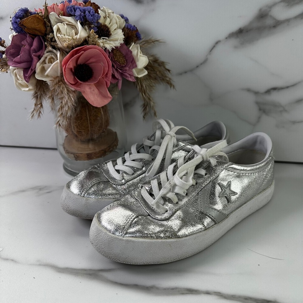 Converse All Star Chuck Taylor Silver Metallic Low Top Sneakers Size 6.5 Comfot‎